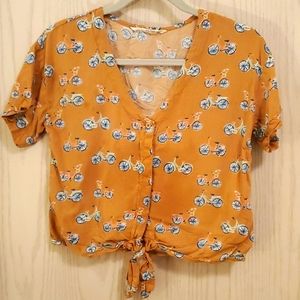 Cropped bicycle shirt